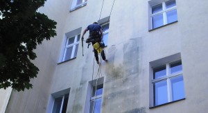 Industriekletterer-Berlin-Fassadenreinigung-reinigung